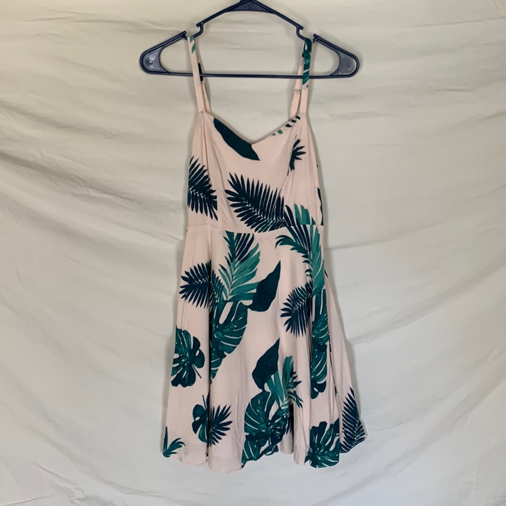 Old Navy spaghetti strap dress with pockets!